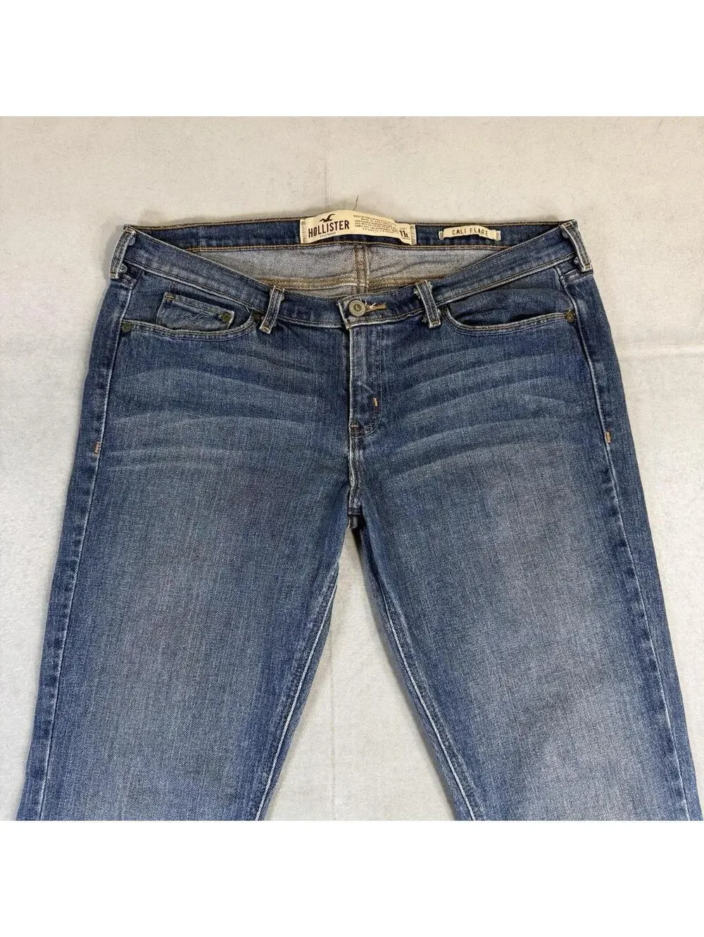 Vintage Y2K Hollister Cali Flare Jeans Womens 11L Blue Low Rise Medium Wash - Picture 2 of 8